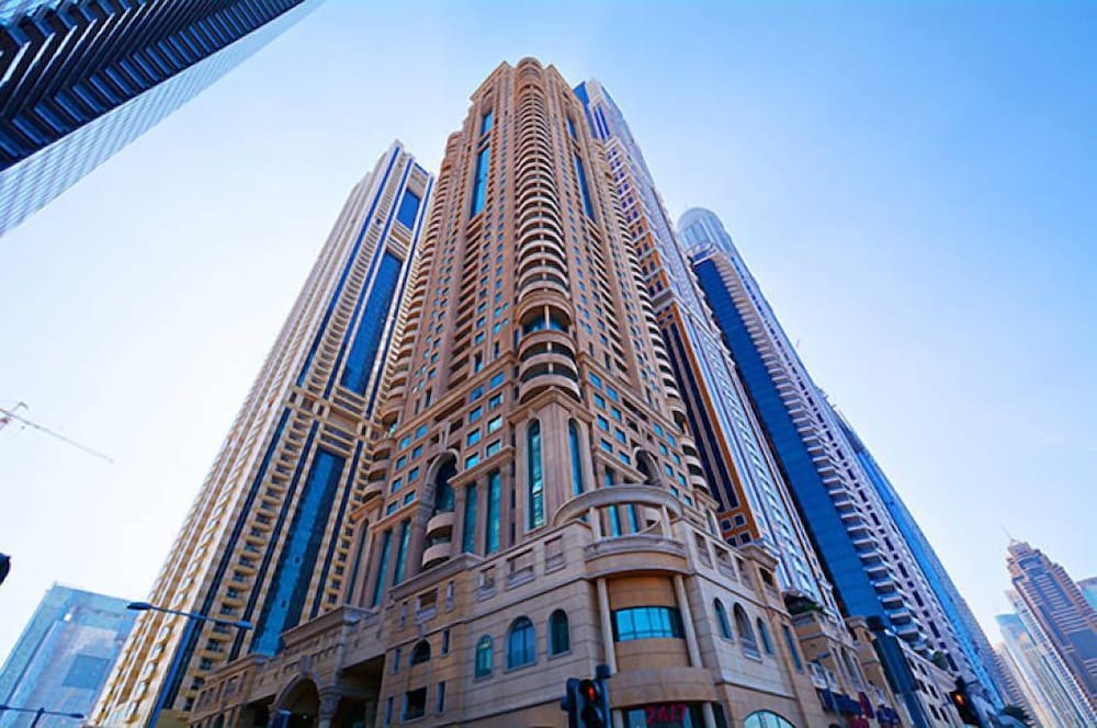 Marina Crown Tower - carbon neutral hotel in Dubai