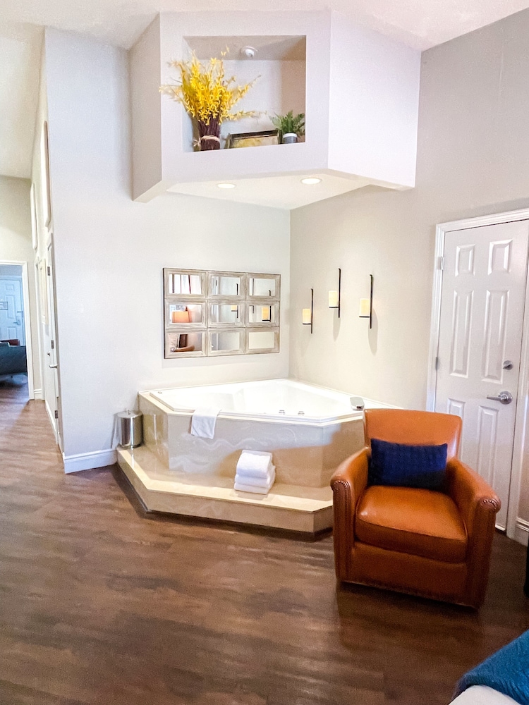 Pinemark Inn & Suites - photo 22