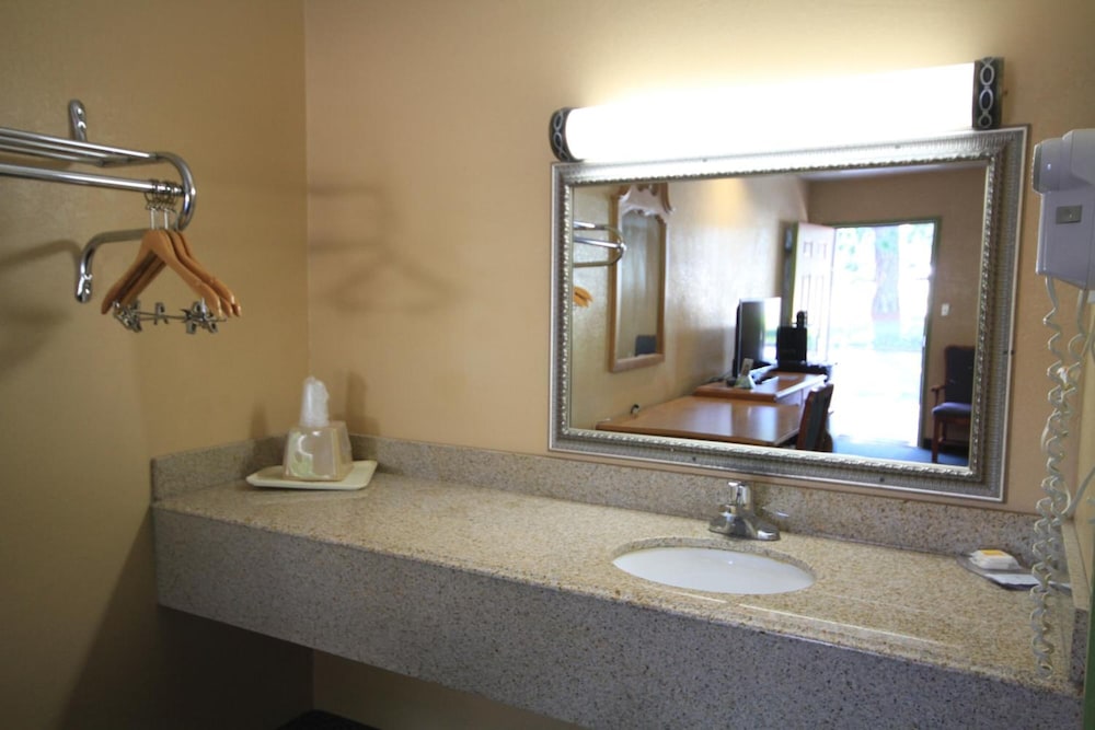 Holiday Terrace Motel - photo 29