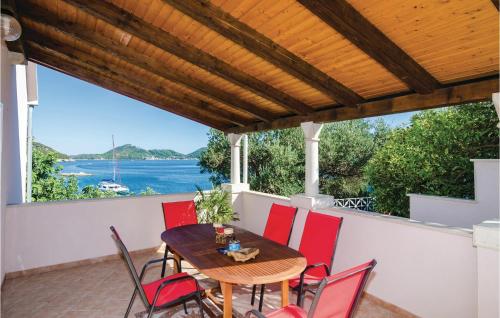 Six Bedroom Holiday Home In Sipan