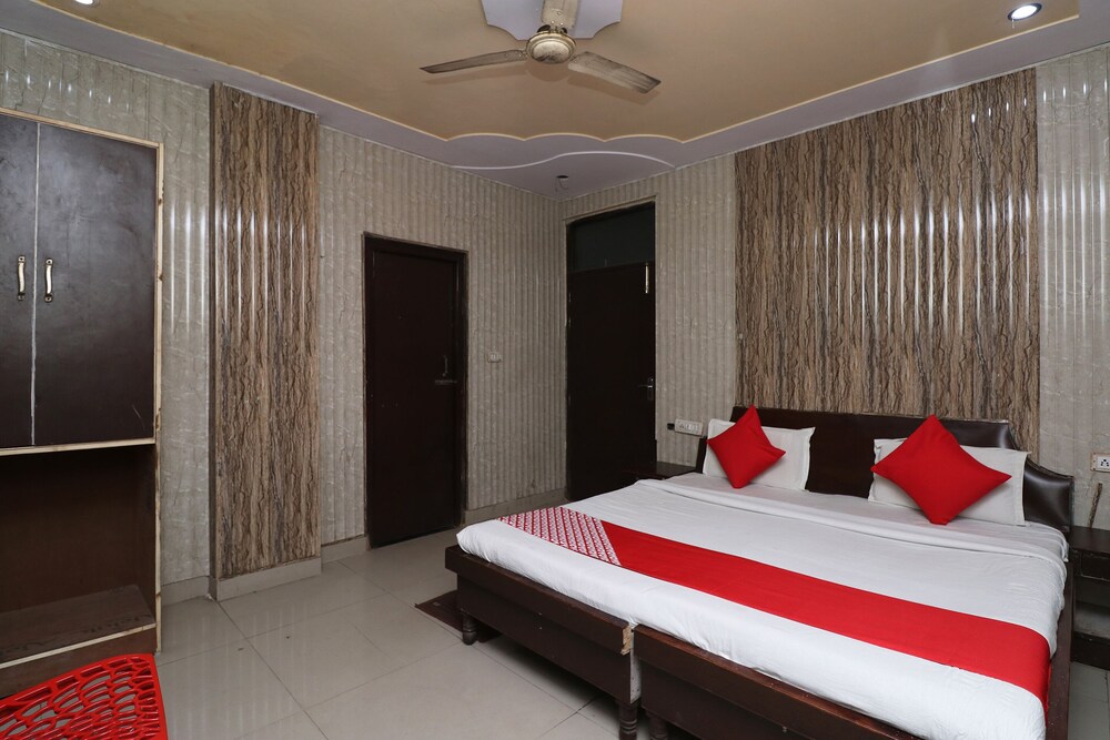 Oyo 29742 Hotel Seva Restaurant — Agra