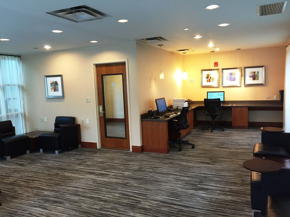 Embassy Suites by Hilton Parsippany - photo 43