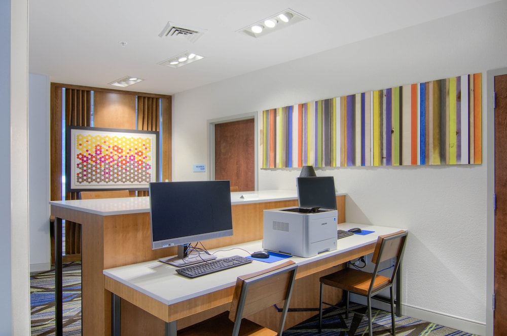 Holiday Inn Express & Suites Mobile University Area by IHG - photo 53
