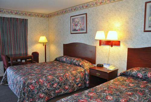 Merrimac Inn & Suites - photo 2