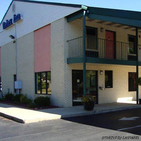 Relax Inn Charlotte - photo 5