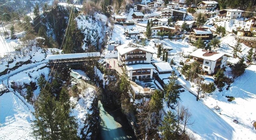 Gasthof Hochsteg in Finkenberg, Austria