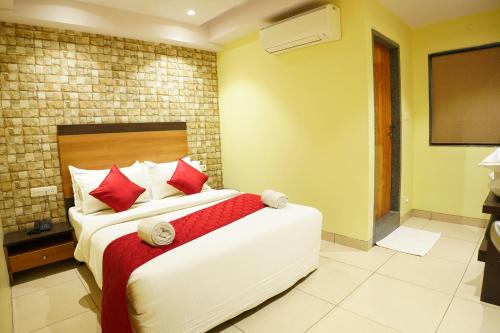 Sri Brundavan Grand Inn in Anakapalle, India