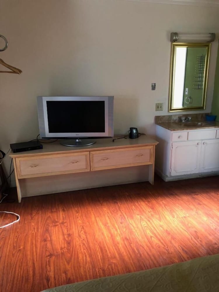 Kelseyville Motel - photo 20