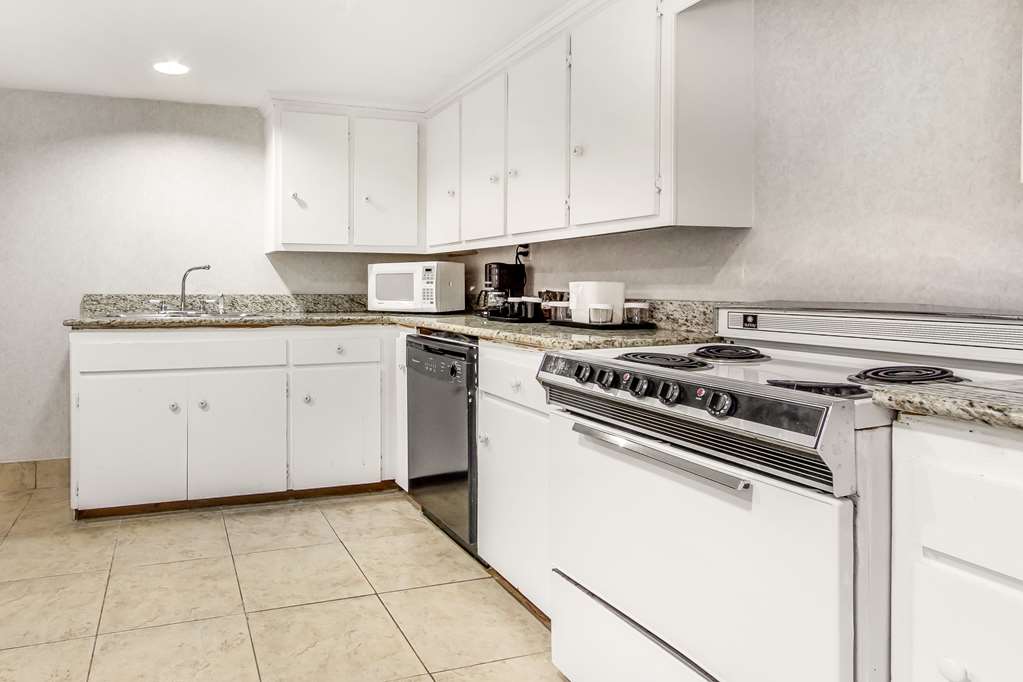 Ramada by Wyndham Tulsa Broken Arrow - photo 19