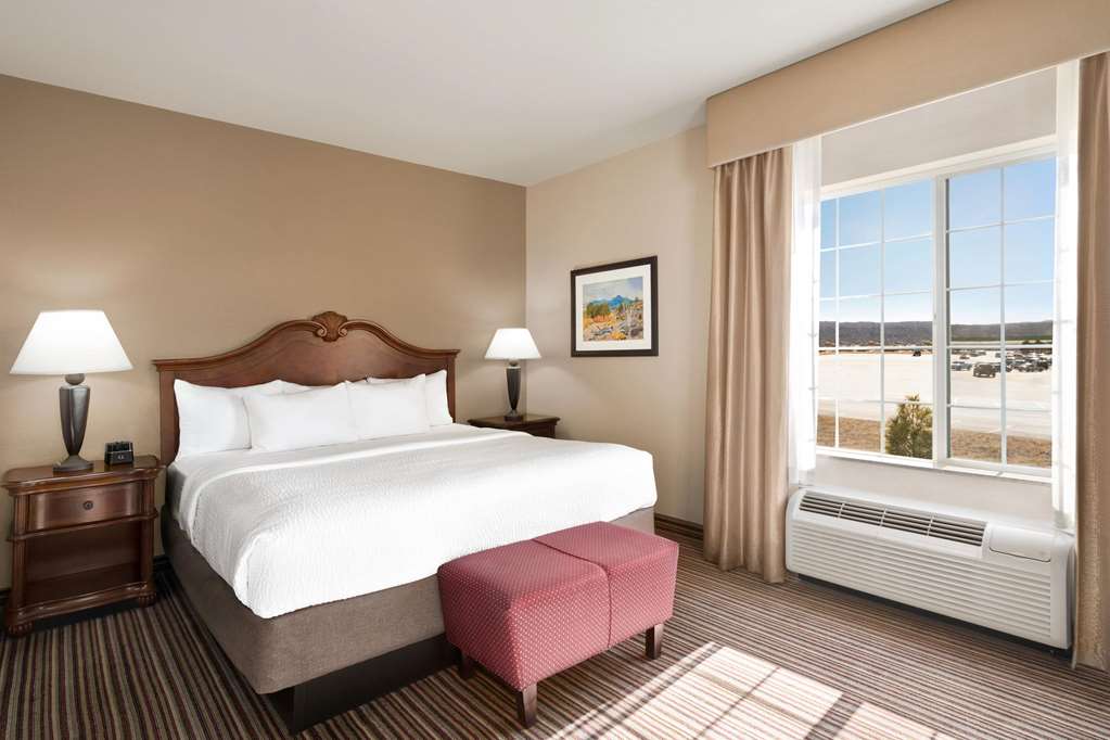 La Quinta Inn & Suites by Wyndham Trinidad - photo 27