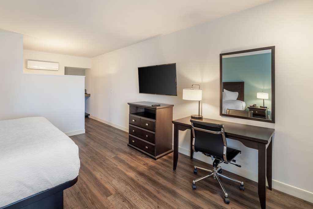 Best Western at Ventura Pier - photo 18