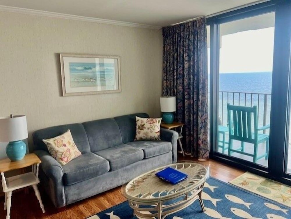 Royal Garden Resort 914 2 Bedroom Condo by RedAwning - photo 10