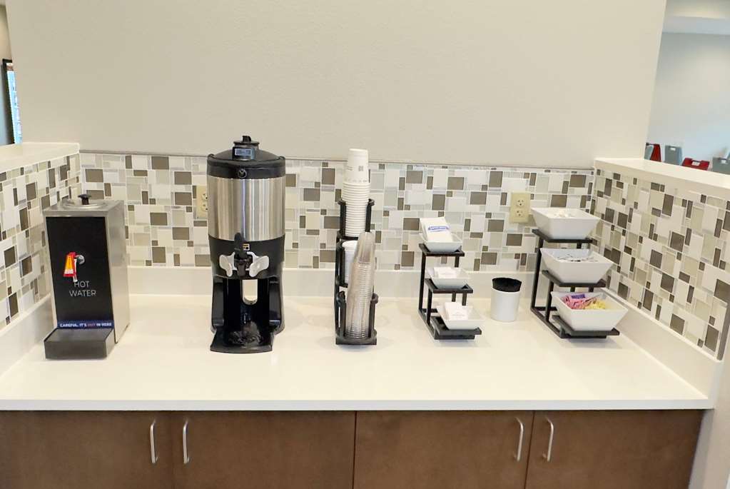 La Quinta Inn & Suites by Wyndham Jackson Cape Girardeau - photo 41