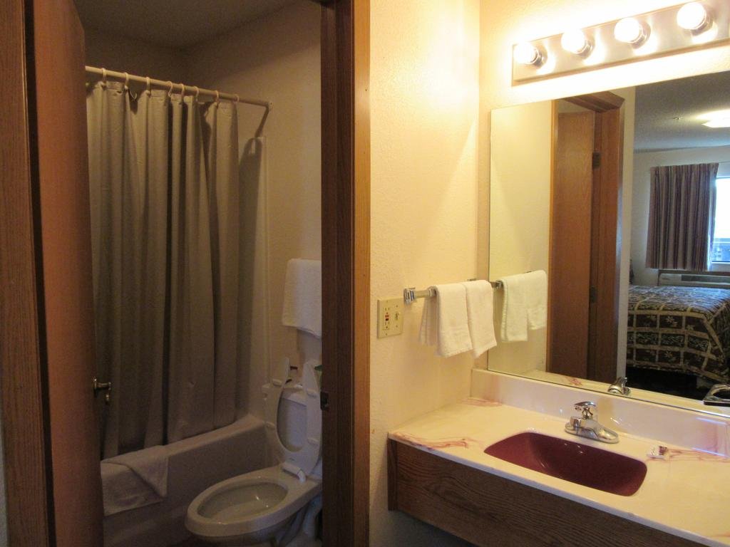 Western Holiday Motel in Wichita, United States