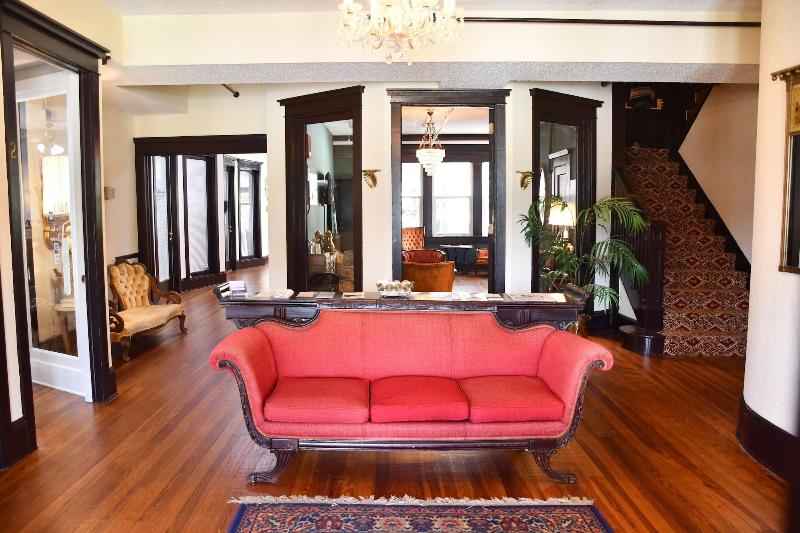 The DeLand Hotel - featured photo