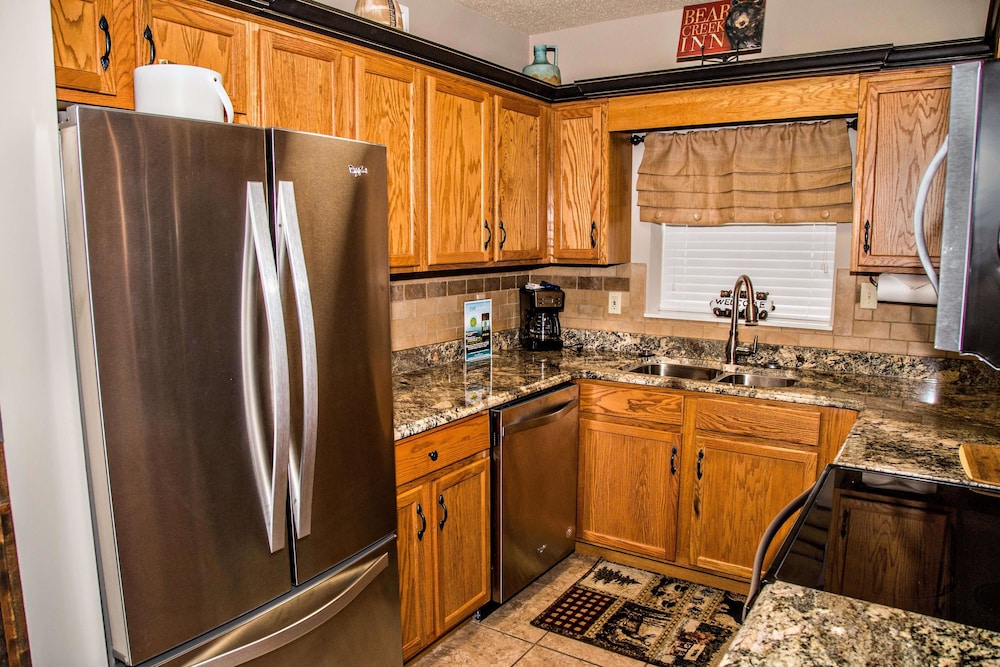 Cedar Lodge 402 — 4-Star Luxury Hotel in Pigeon Forge, United States