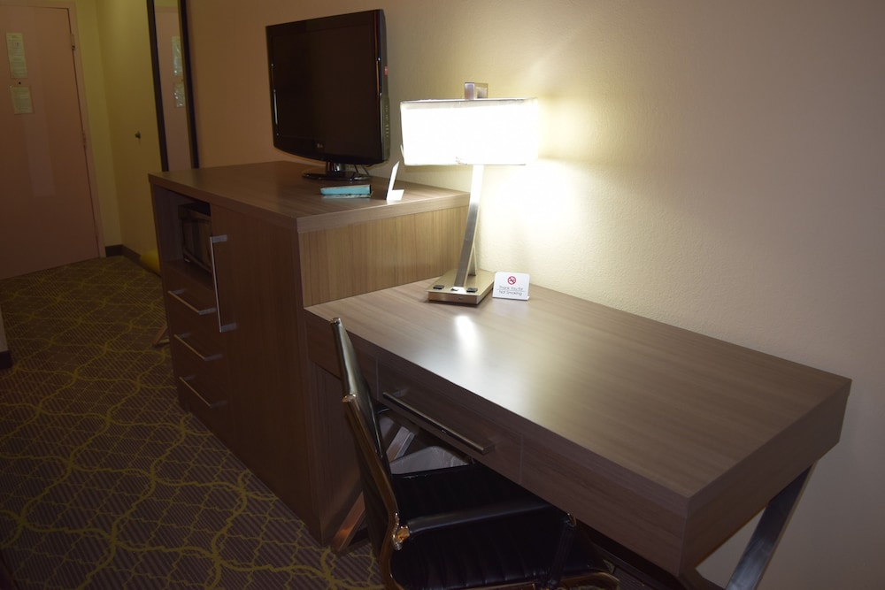 American Inn & Suites West Memphis I 40 I 55 - photo 19