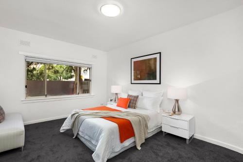 Beachfront Apartment — 4-Star Luxury Hotel in Melbourne, Australia