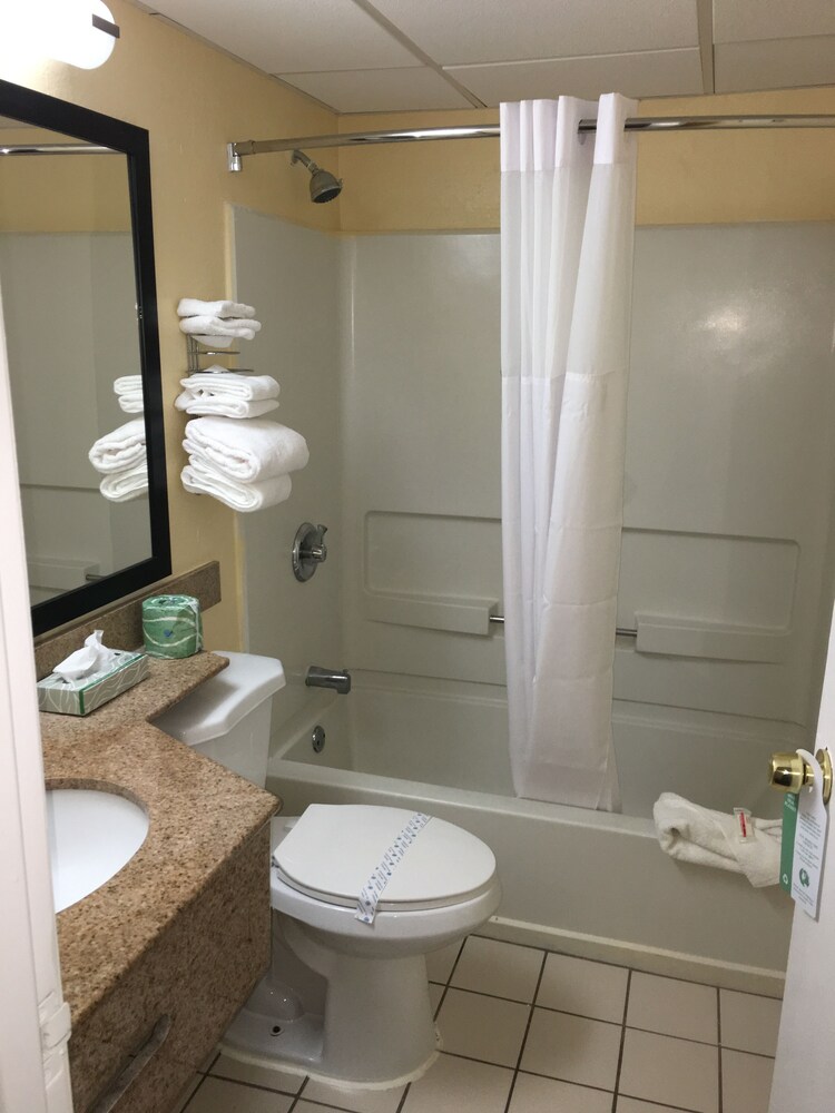 Days Inn Leominster Fitchburg Area - photo 21