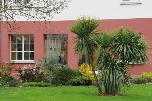 Spacious & bright property on D Day Beaches in Ver-Sur-Mer, France