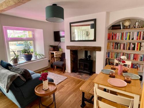 Quiet & Cosy 2 Bedroom Cottage in Coltishall — 4-Star Luxury Hotel in Coltishall, United Kingdom