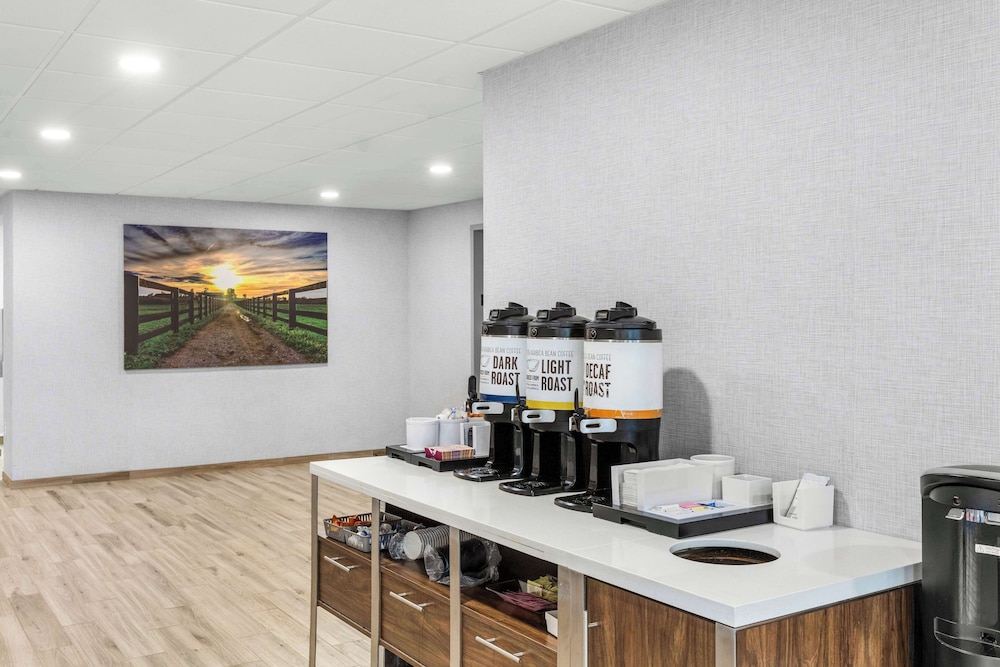 Hampton Inn Knoxville Airport - photo 35