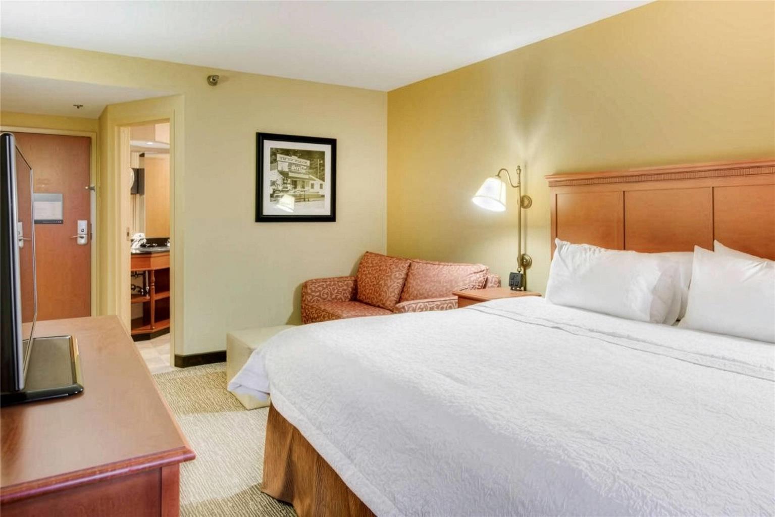 Pittsburgh Airport Inn and Suites - photo 3