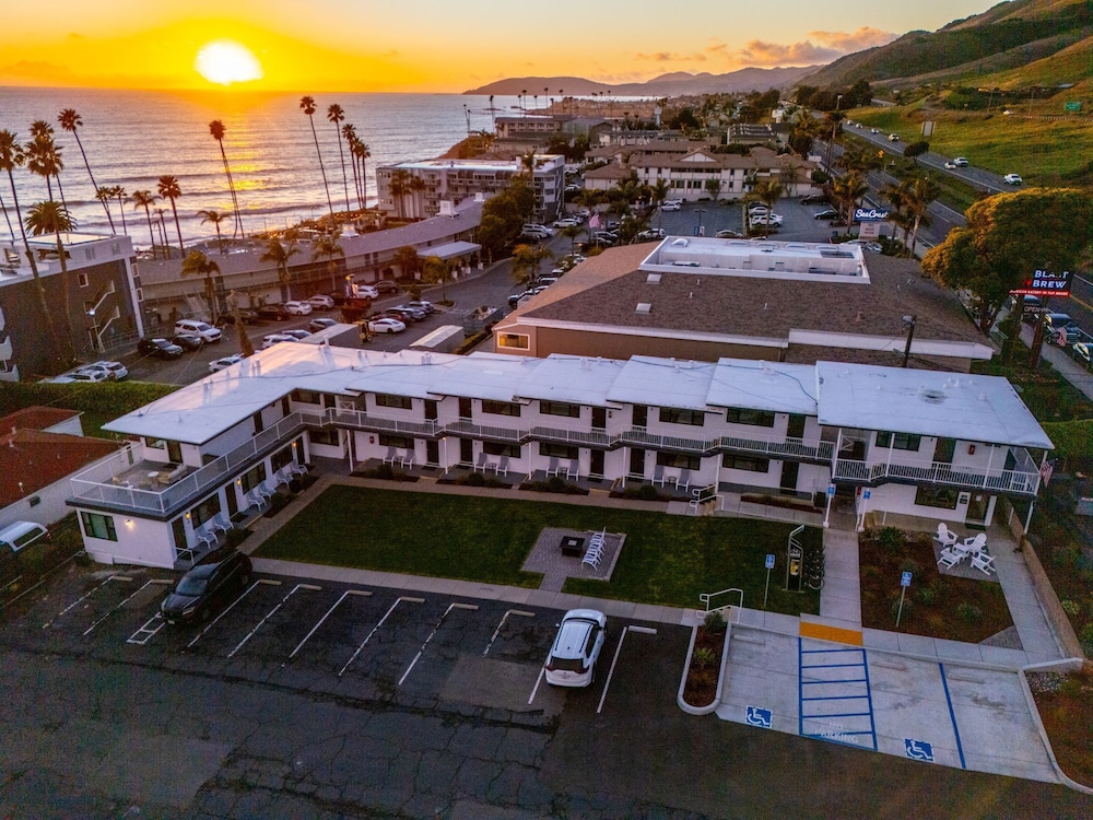The Tides Oceanview Inn and Cottages - photo 82