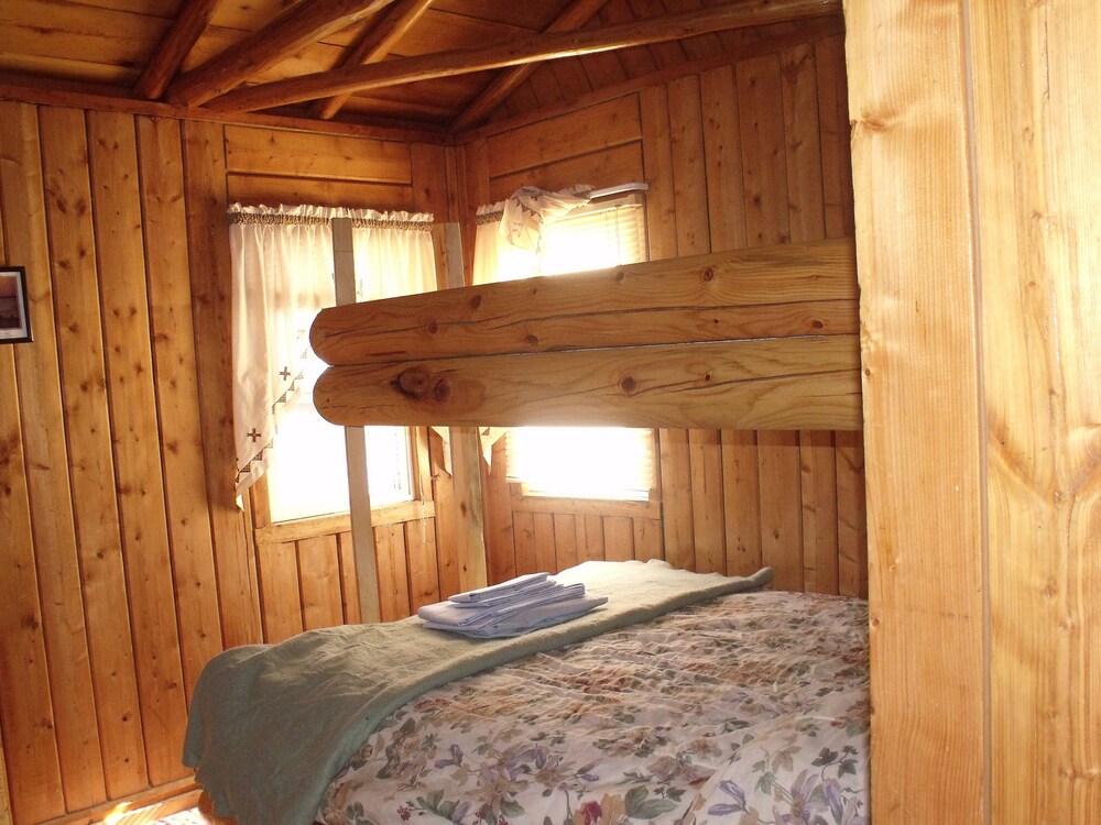 Crooked Lake Resort Cabin 4 - photo 21