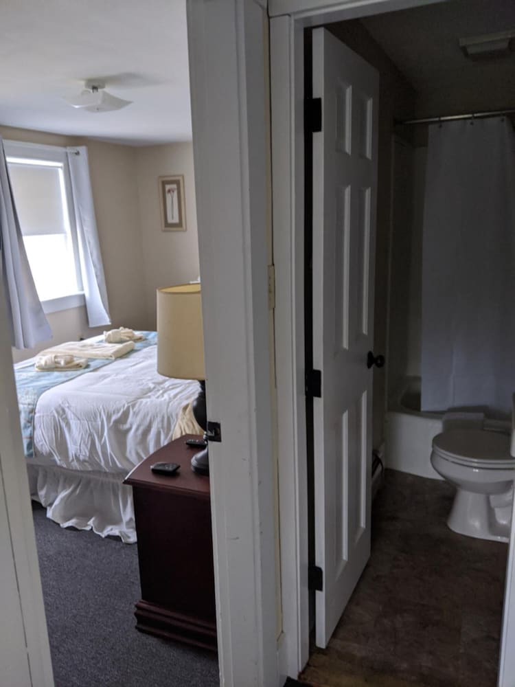 Lake Shore Farm Inn - photo 35
