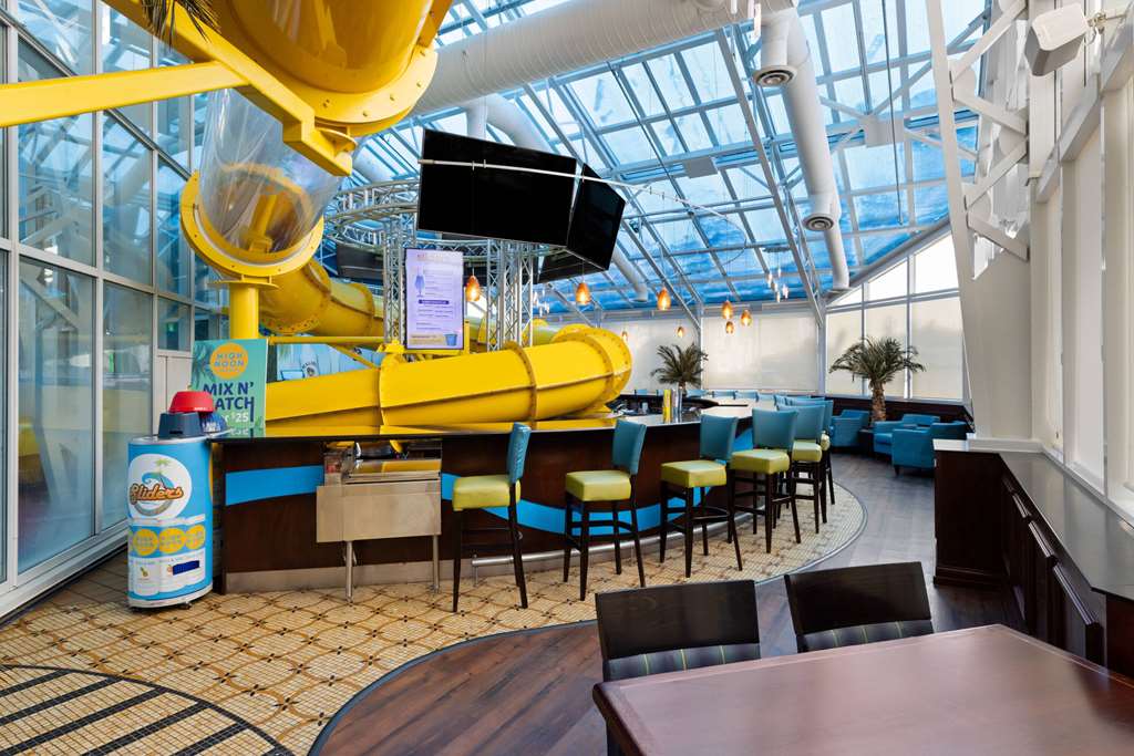La Quinta Inn and Suites by Wyndham at WaTiki Waterpark - photo 3