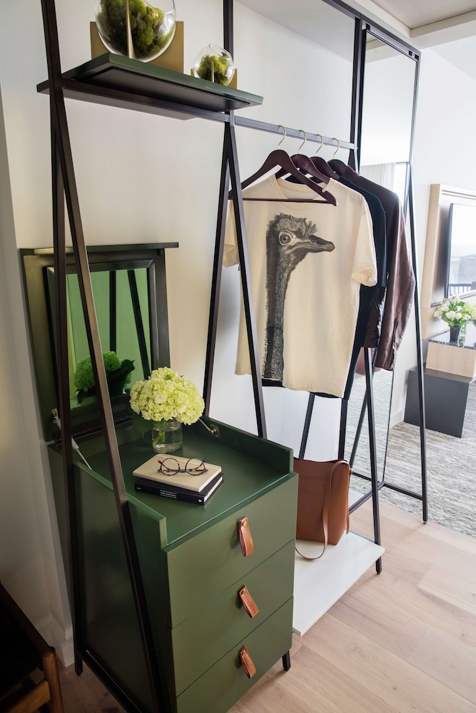 C. Baldwin Curio Collection by Hilton - photo 24