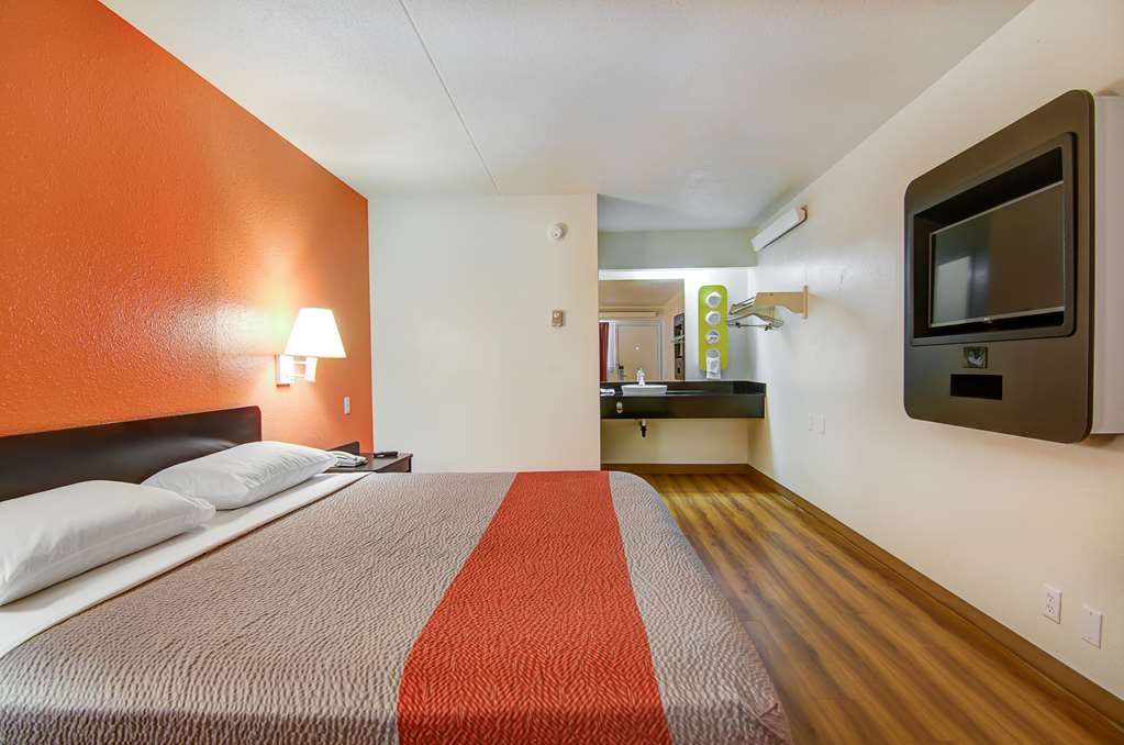 Motel6 Springfield MO North - photo 17
