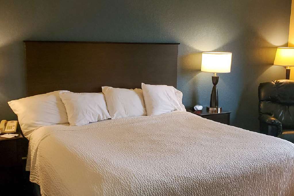 AmericInn by Wyndham Clear Lake - photo 13