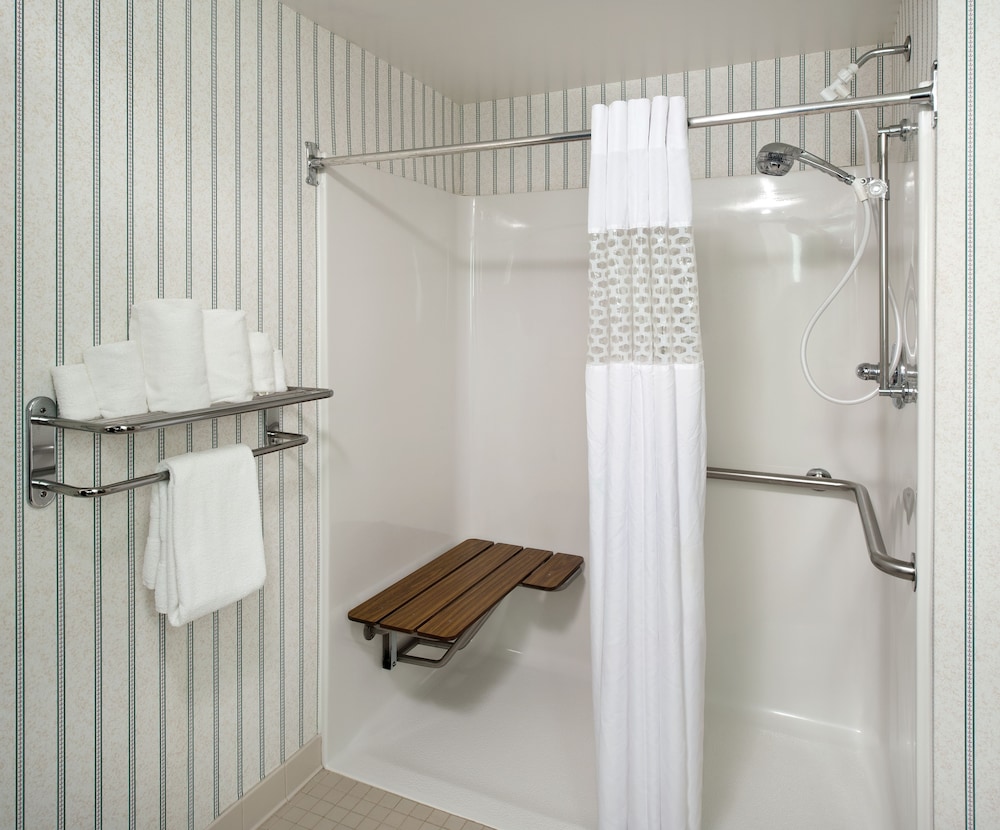 Hampton Inn & Suites Bethlehem - photo 26