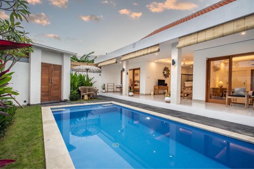 Bens Mertanadi Villa Two Bedroom with Private Pool Kuta — 4-Star Luxury Hotel in Seminyak, Indonesia