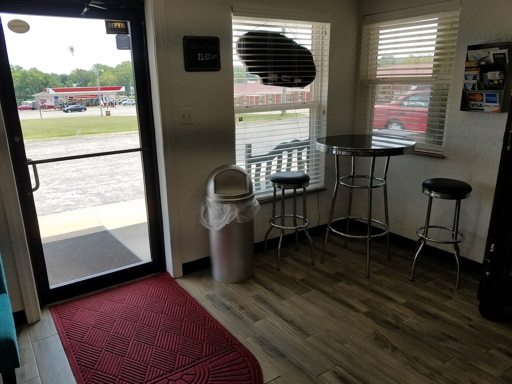 West Plains Motel - photo 5