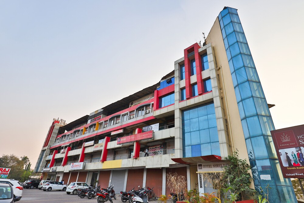 OYO 25065 Hotel Shree Daan — hotel in Pardi