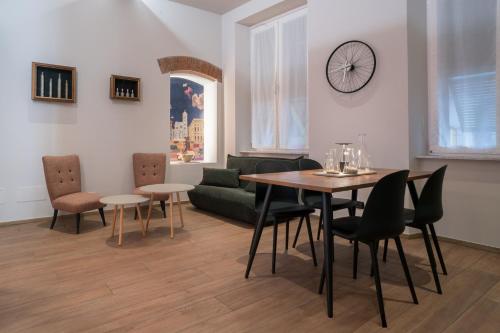Genova Sweet Home City Center with JACUZZI — 4-Star Luxury Hotel in Genoa, Italy