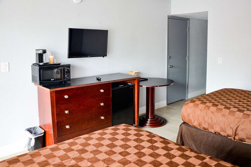 Rodeway Inn Sun City Center - photo 16