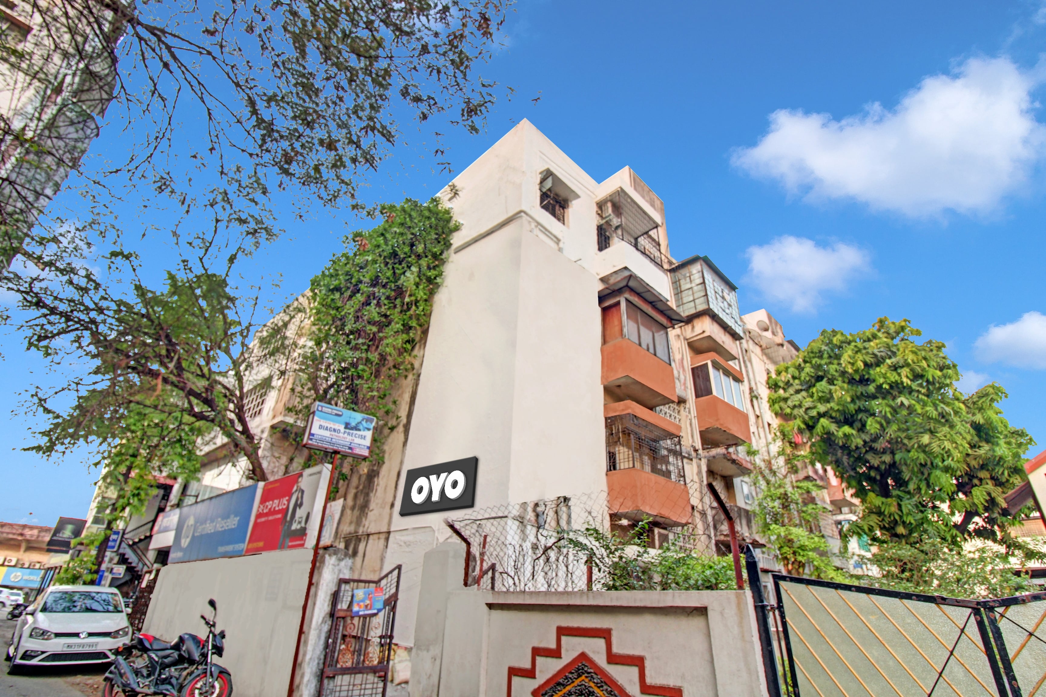 Super Hotel O Moonlight Inn — 4-Star Luxury Hotel in Nagpur, India