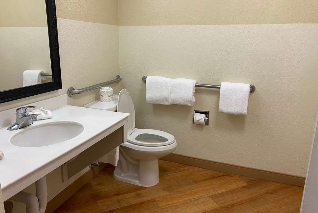 La Quinta Inn & Suites by Wyndham Ft. Lauderdale Airport - photo 24