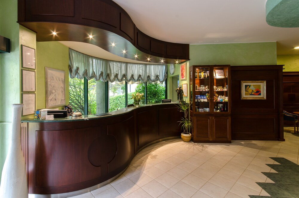 Hotel Meeting Santacroce — 4-Star Luxury Hotel in Pratola Peligna, Italy