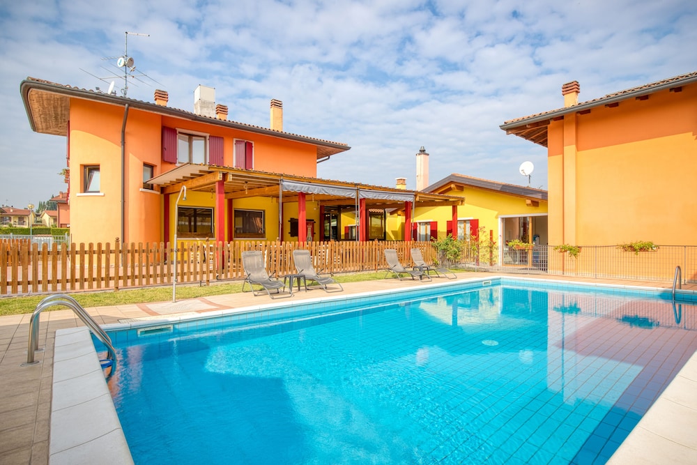 Hotel Villa Campo Rosso in Lazise, Italy