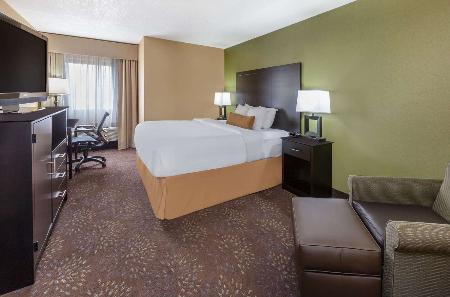 Wyndham Garden Sterling Heights - photo 14