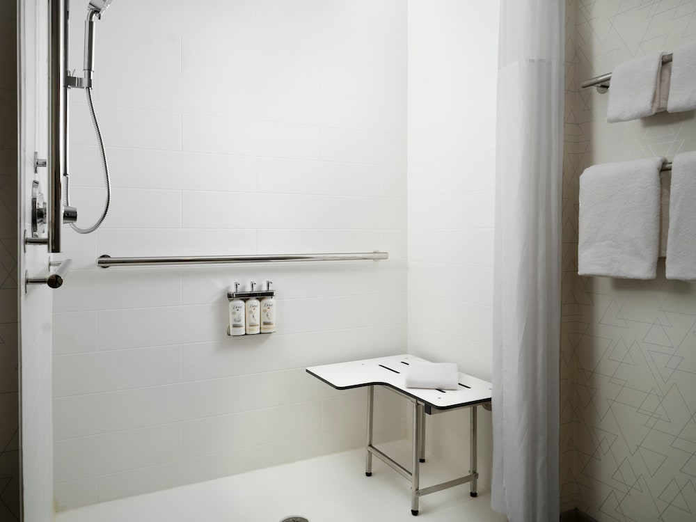 Holiday Inn Express & Suites Lima by IHG - photo 23