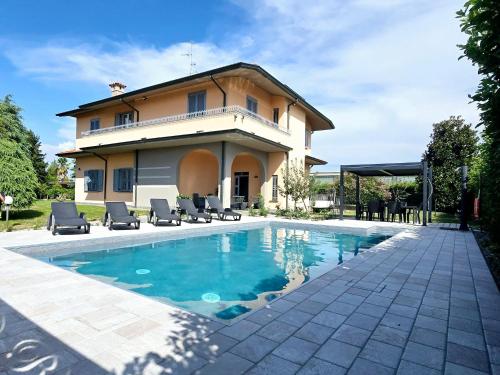 Villa 3 — 4-Star Luxury Hotel in Cassano D'adda, Italy