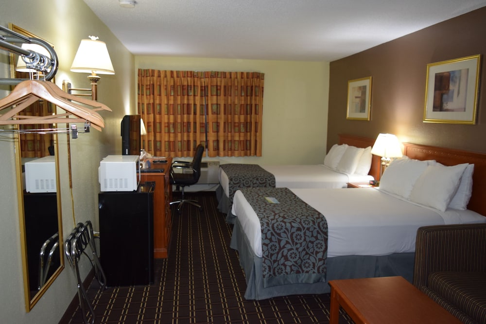 Days Inn by Wyndham Portage Cascade Mountain area - photo 12