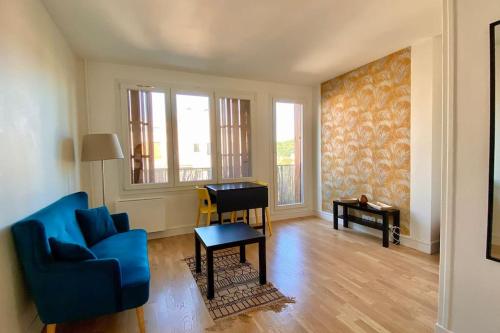 Beau Studio Cosy Et Calme Face a la Gare de Rosny Sous Bois 20mn de Paris Et Disneyland — hotel in Rosny-Sous-Bois