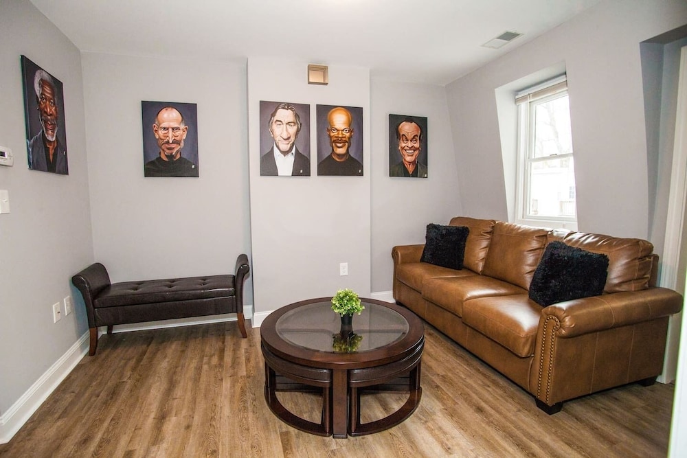 Luxe 4BR 3 Bath North End & Faneuil Hall - photo 11